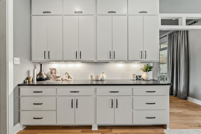 208 Lake Valley Drive, Maumelle, AR 72113