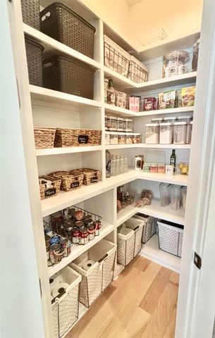 208 Lake Valley Drive, Maumelle, AR 72113