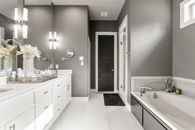 208 Lake Valley Drive, Maumelle, AR 72113