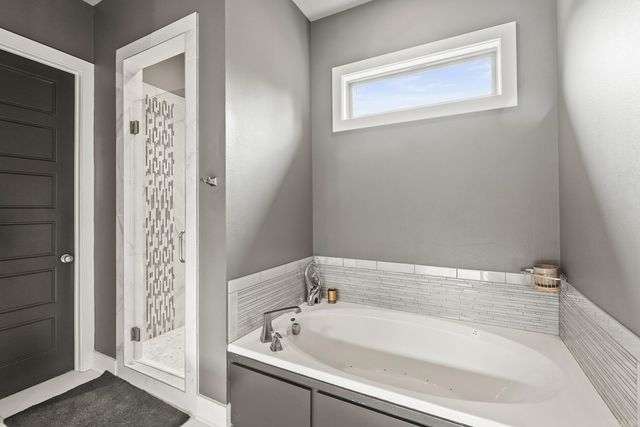 208 Lake Valley Drive, Maumelle, AR 72113