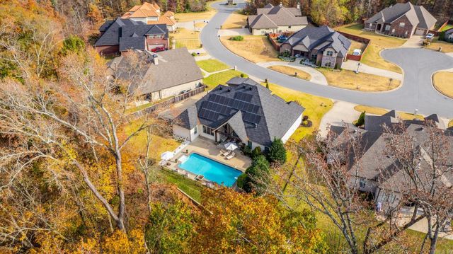 208 Lake Valley Drive, Maumelle, AR 72113