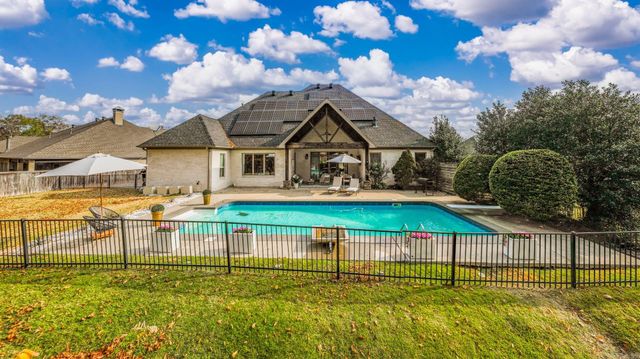 208 Lake Valley Drive, Maumelle, AR 72113