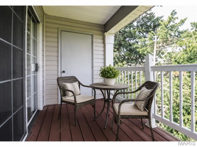 1 Berview Circle B, Mehlville, MO 63129