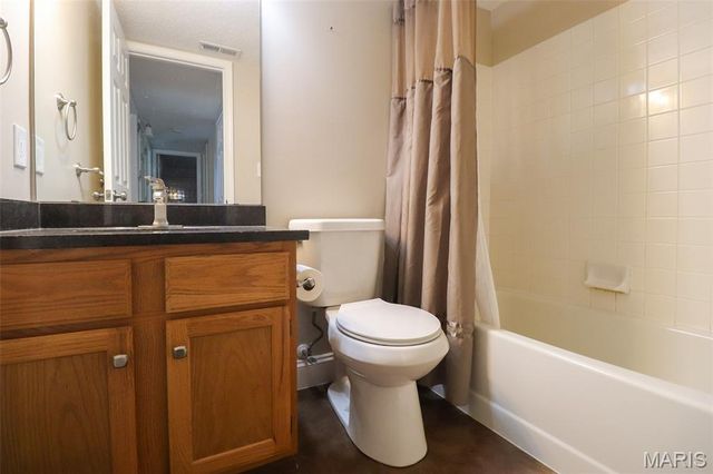 1 Berview Circle B, Mehlville, MO 63129