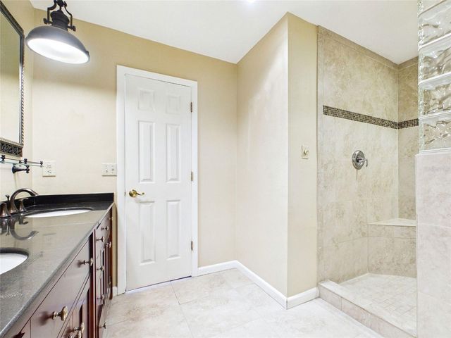 745 PINELLAS BAYWAY S 202, Tierra Verde, FL 33715
