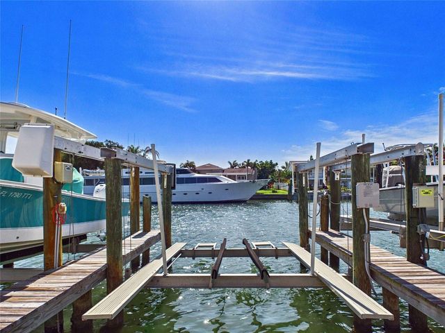 745 PINELLAS BAYWAY S 202, Tierra Verde, FL 33715