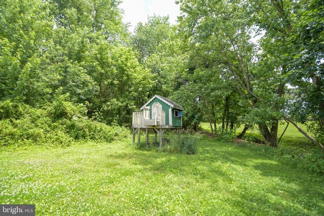 1417 OLD AIRPORT RD, Douglassville, PA 19518