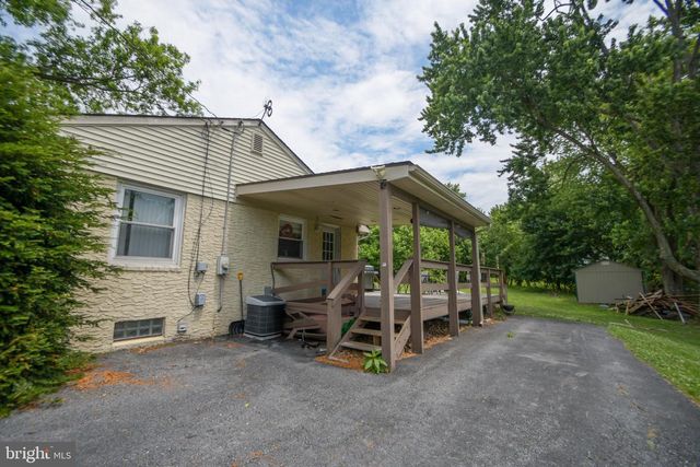 1417 OLD AIRPORT RD, Douglassville, PA 19518