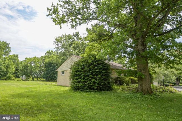 1417 OLD AIRPORT RD, Douglassville, PA 19518