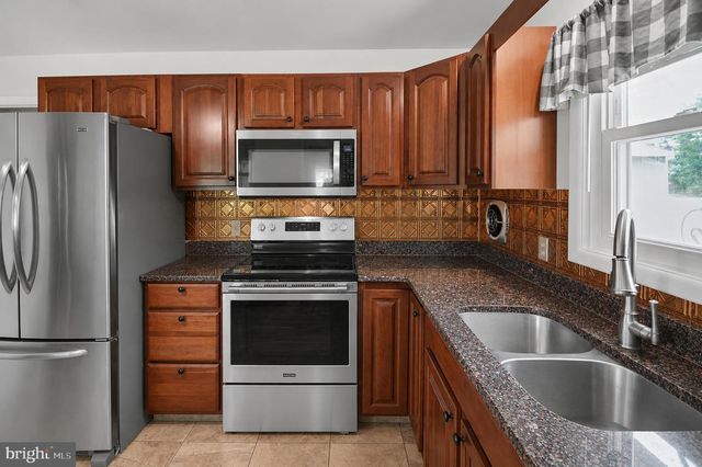 1417 OLD AIRPORT RD, Douglassville, PA 19518
