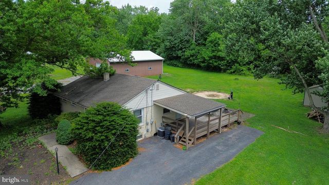 1417 OLD AIRPORT RD, Douglassville, PA 19518