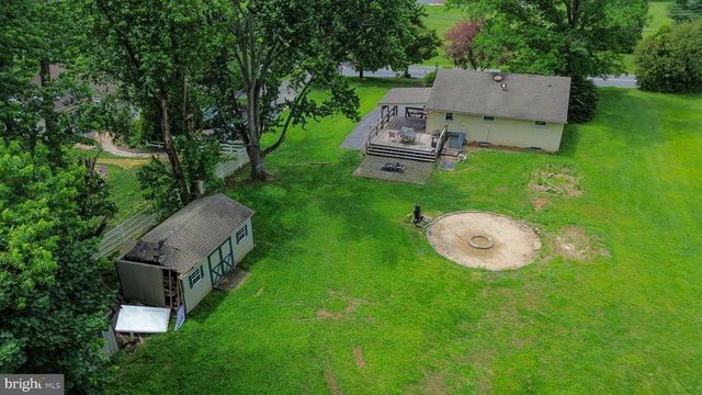 1417 OLD AIRPORT RD, Douglassville, PA 19518