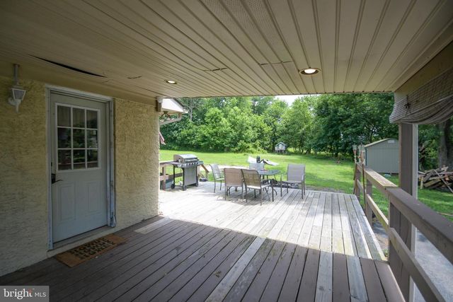 1417 OLD AIRPORT RD, Douglassville, PA 19518
