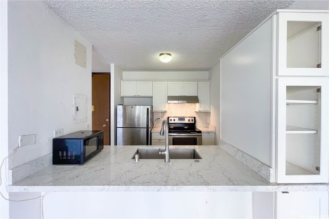 98-500 Koauka Loop 7M, Aiea, HI 96701