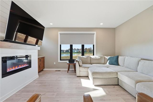 1303 Larson Avenue, Warrensburg, MO 64093