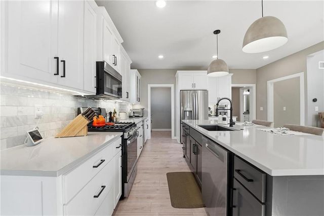 1303 Larson Avenue, Warrensburg, MO 64093