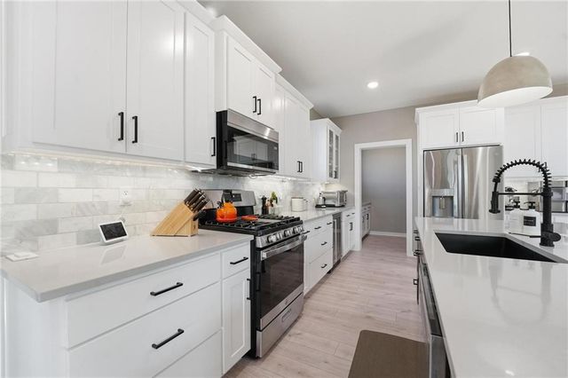 1303 Larson Avenue, Warrensburg, MO 64093