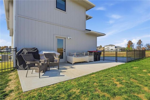 1303 Larson Avenue, Warrensburg, MO 64093