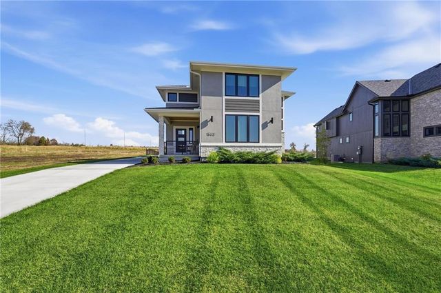 1303 Larson Avenue, Warrensburg, MO 64093