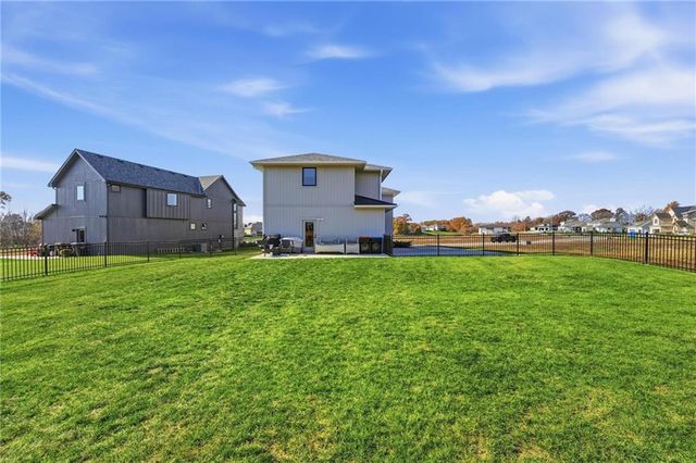 1303 Larson Avenue, Warrensburg, MO 64093