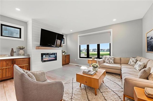 1303 Larson Avenue, Warrensburg, MO 64093