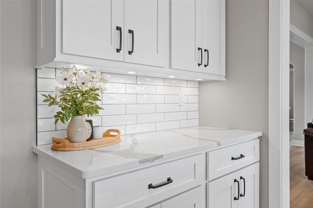 1000 Hampshire Circle, Marion, IA 52302