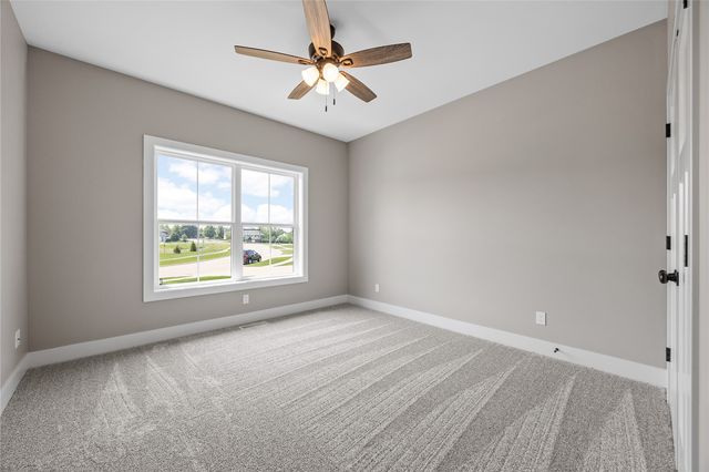 1000 Hampshire Circle, Marion, IA 52302