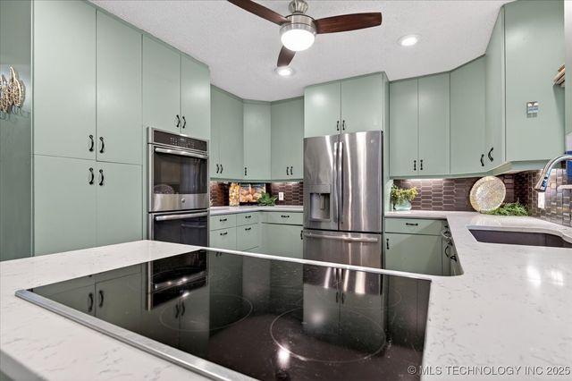 2318 Dorchester Drive, Bartlesville, OK 74006