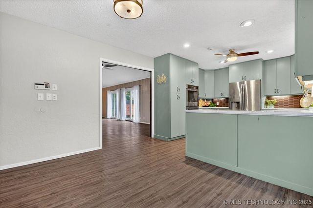 2318 Dorchester Drive, Bartlesville, OK 74006