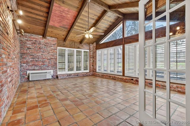 2318 Dorchester Drive, Bartlesville, OK 74006