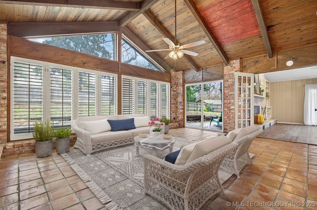 2318 Dorchester Drive, Bartlesville, OK 74006