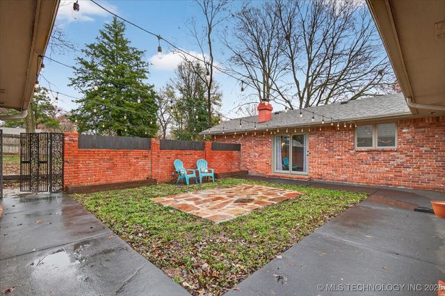 2318 Dorchester Drive, Bartlesville, OK 74006