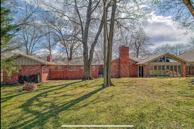 2318 Dorchester Drive, Bartlesville, OK 74006