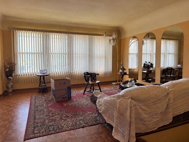 6240 S Francisco Avenue, Chicago, IL 60629