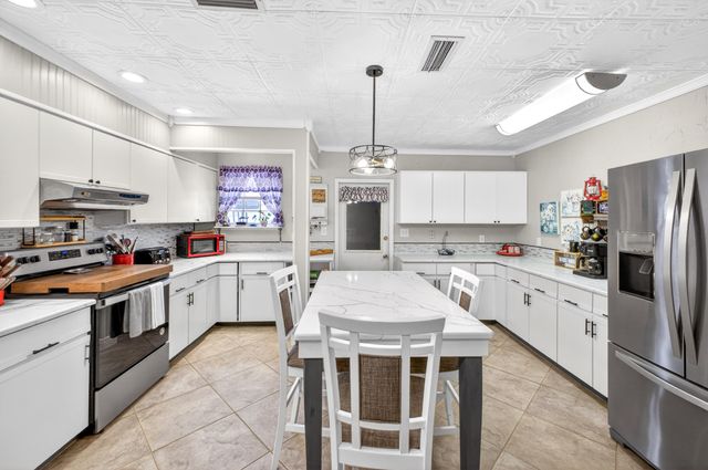 21 NE Wedgewood Lane, Fort Walton Beach, FL 32547