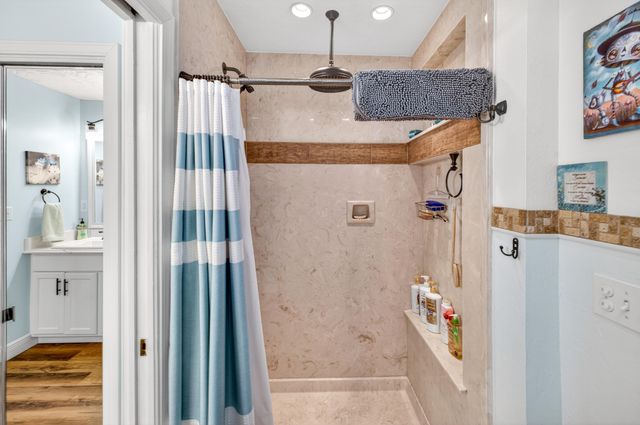21 NE Wedgewood Lane, Fort Walton Beach, FL 32547
