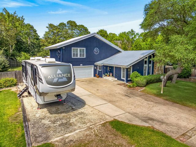 21 NE Wedgewood Lane, Fort Walton Beach, FL 32547