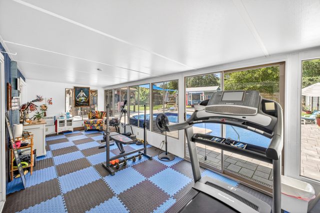 21 NE Wedgewood Lane, Fort Walton Beach, FL 32547
