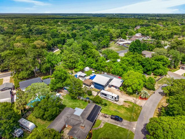 21 NE Wedgewood Lane, Fort Walton Beach, FL 32547
