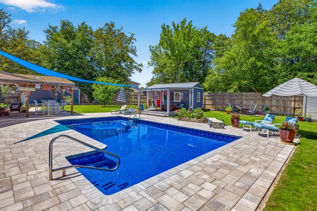 21 NE Wedgewood Lane, Fort Walton Beach, FL 32547