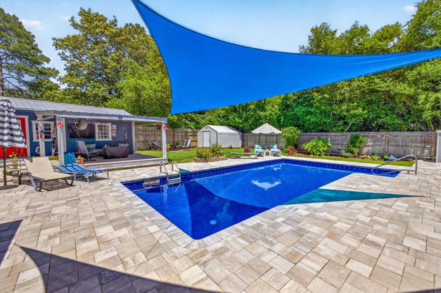 21 NE Wedgewood Lane, Fort Walton Beach, FL 32547