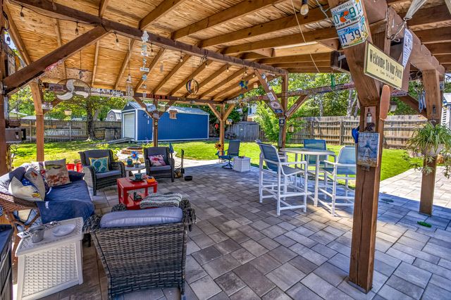 21 NE Wedgewood Lane, Fort Walton Beach, FL 32547
