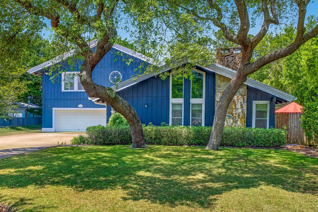 21 NE Wedgewood Lane, Fort Walton Beach, FL 32547