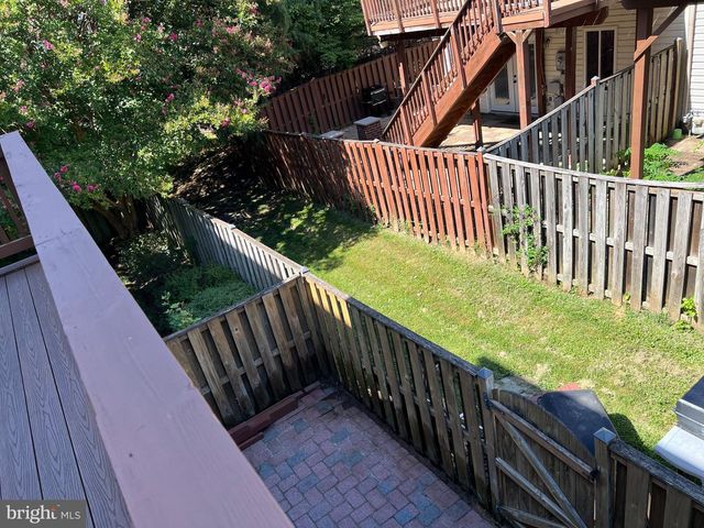 8818 ROYAL DOULTON LN, Fairfax, VA 22031