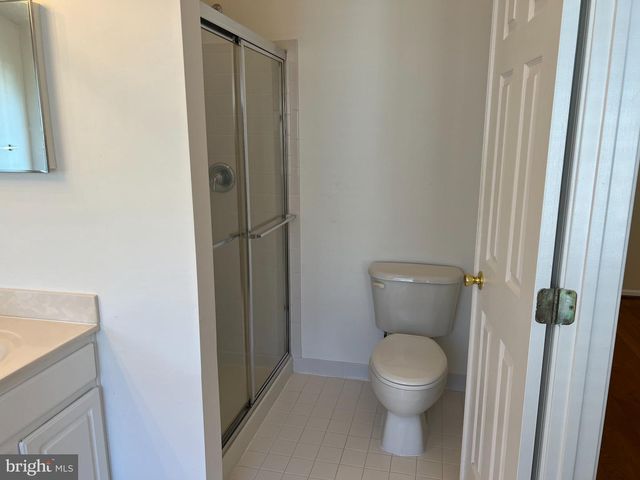 8818 ROYAL DOULTON LN, Fairfax, VA 22031