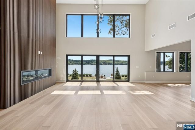 12 Rocky Point Road, West Milford, NJ 07421