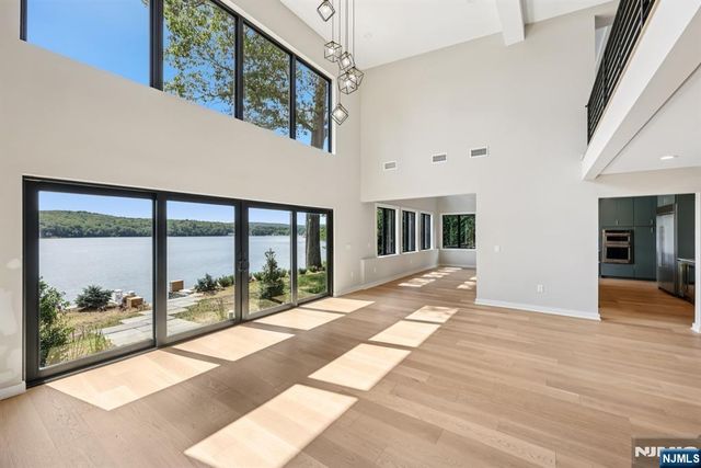 12 Rocky Point Road, West Milford, NJ 07421