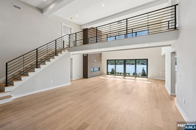 12 Rocky Point Road, West Milford, NJ 07421