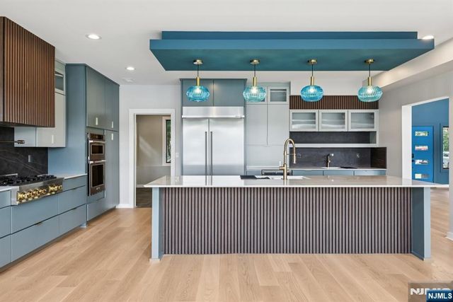 12 Rocky Point Road, West Milford, NJ 07421