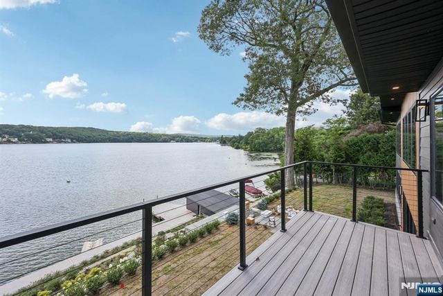 12 Rocky Point Road, West Milford, NJ 07421